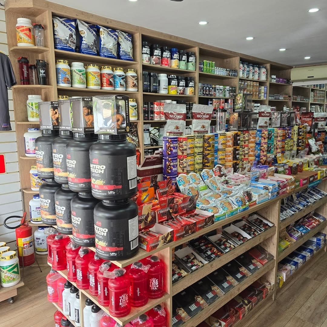 Interior da Fórmula Store: estantes com Nitro Tech, Isocrisp, barras e acessórios no Portal do Morumbi